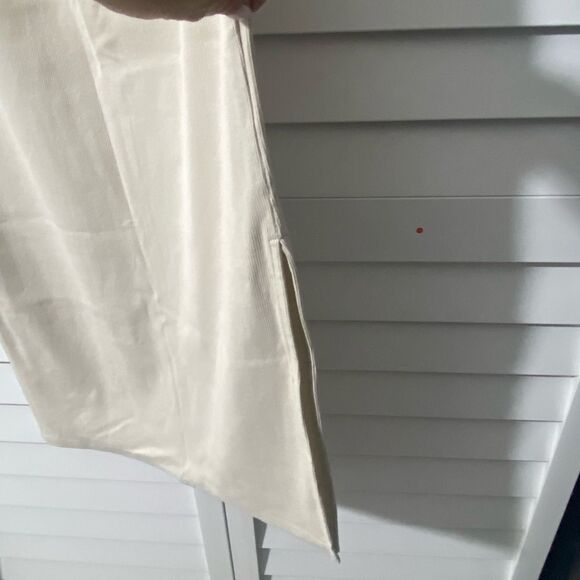 Strapless dress in cream - Picture 3 of 3